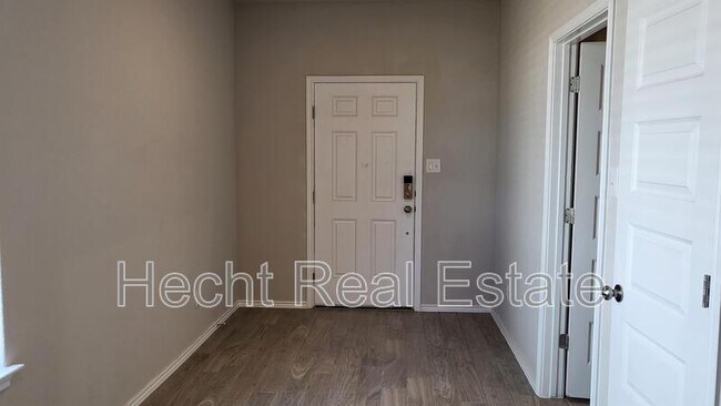 Foto del edificio - 2416 Dielman Dr
