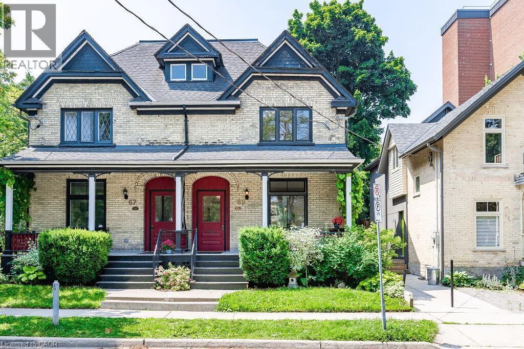 Primary Photo - 69 Ahrens St W