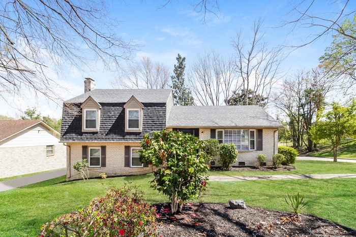 Foto principal - 1600 Sir Galahad Rd