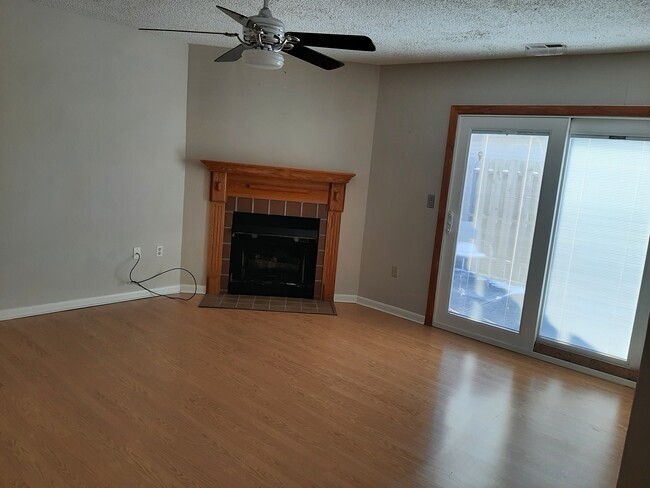 Foto del edificio - 582 Moull St