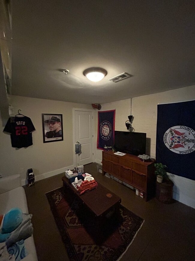Interior Photo - Mortons Apartments