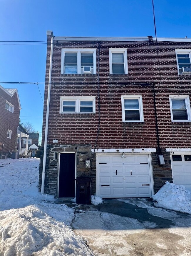 Building Photo - 317 Barker Ave