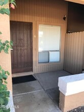 Building Photo - 502 W Yukon Dr