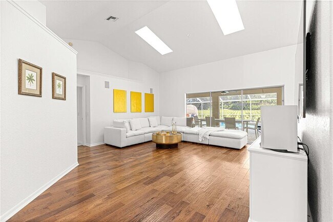 Foto del edificio - 8934 SW 8th St