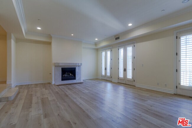 Foto del edificio - 132 Crescent Dr