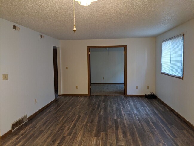 Foto del edificio - Quiet apartment along Westwinds