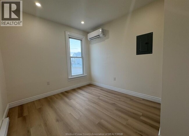 Building Photo - 191 Marentette Ave