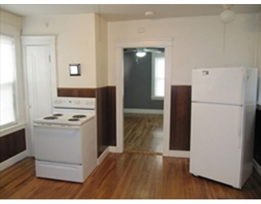 Primary Photo - 323 Lincoln St
