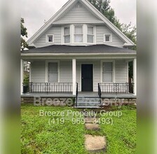 Building Photo - 319 N Detroit Ave