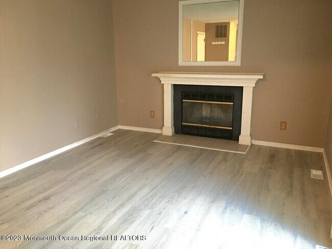Building Photo - 113 Greenwood Lake Rd