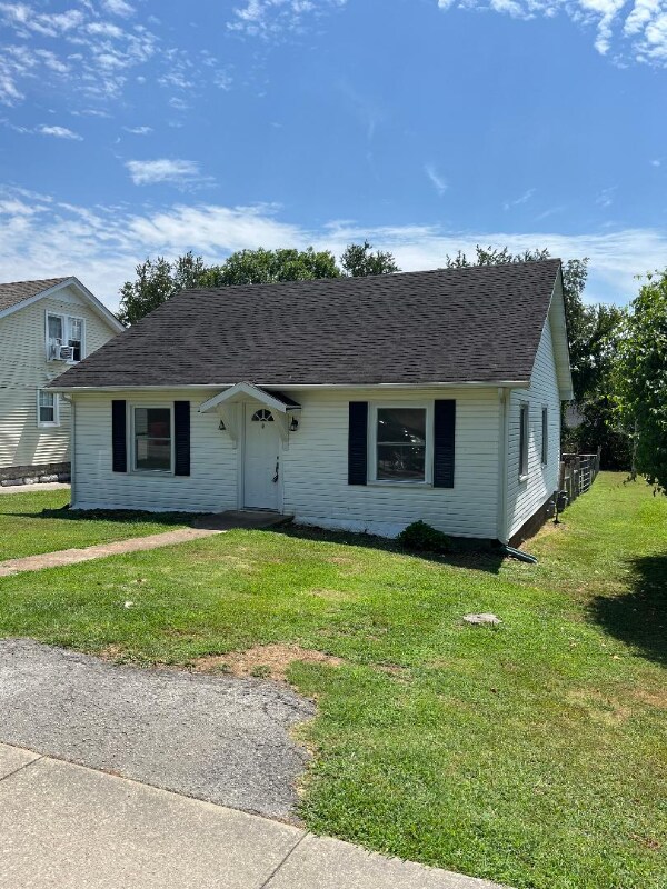 Primary Photo - 304 Carmack Ave