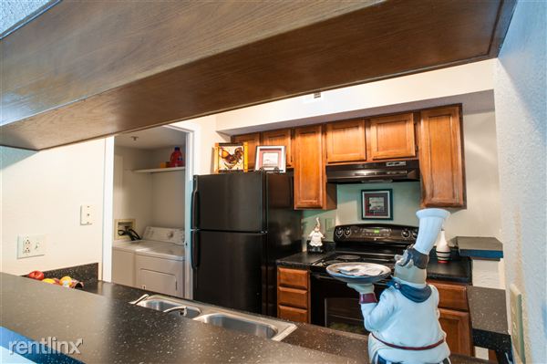 Building Photo - 2140 W 137th Ter