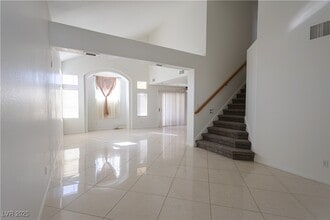 Building Photo - 7873 Laurelton Pl