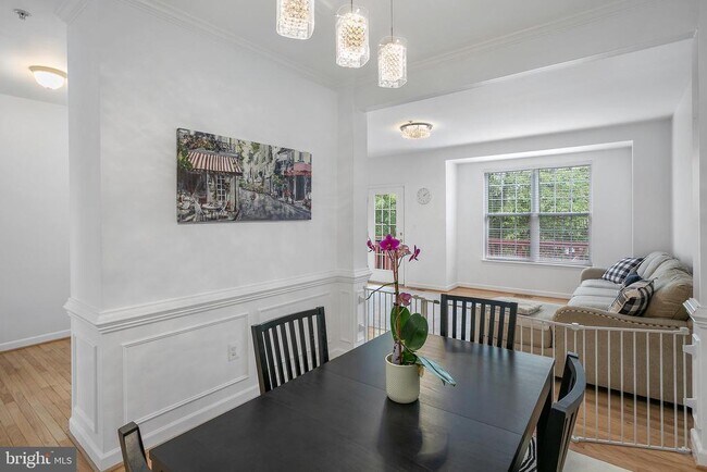 Building Photo - 6425 Nice Pl