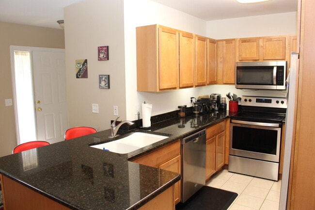 Foto del edificio - 5734 Hampshire Ln