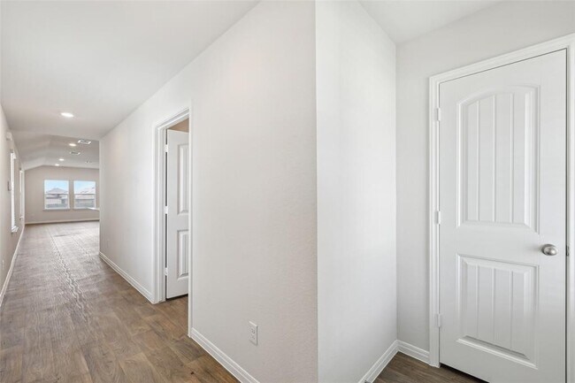 Foto del edificio - 528 Evergreen Sumac Lp