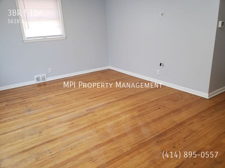 Building Photo - 5618 N 27th St