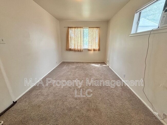 Building Photo - 2172 S 800 E