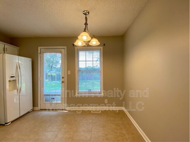 Foto del edificio - 3222 S Senseney Cir