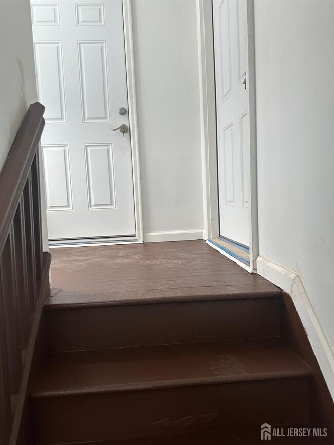 Building Photo - 111 Bayview Dr