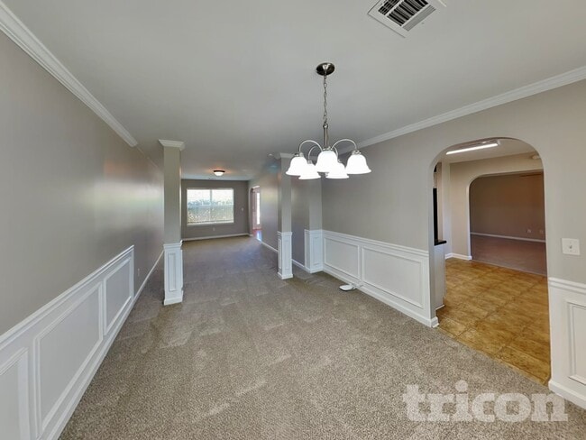 Building Photo - 684 Emporia Loop