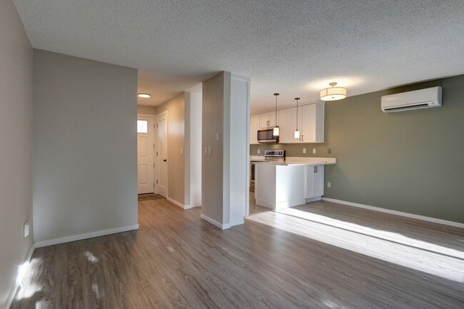 Foto del edificio - Large 2bd, 1.75ba Condo Available in Perfect Bellevue Location!