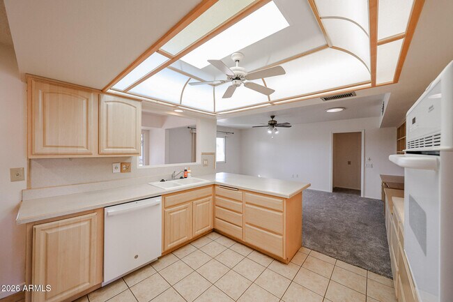 Building Photo - 19610 N Lakeforest Dr