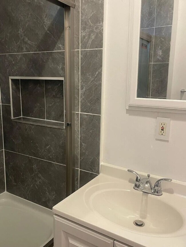 Foto del edificio - E1077F