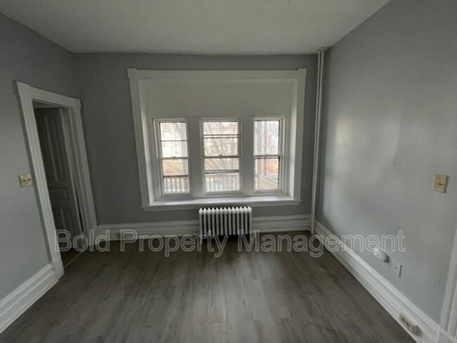 Building Photo - 701 N 5th St