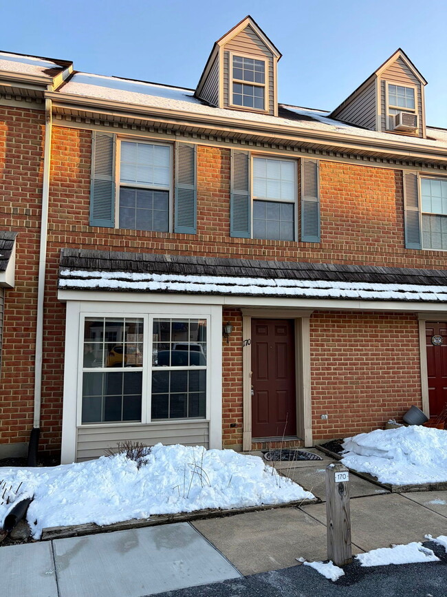 Building Photo - 170 Federal Way