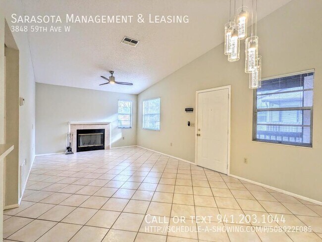 Building Photo - Upstairs 2 Bed 2 Bath in the Mirror Lake C...