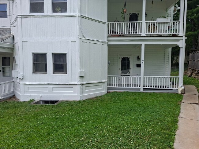 Building Photo - 11 N Wade Ave