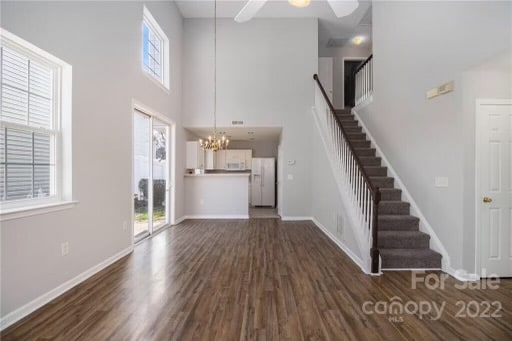Building Photo - 9385 Meadowmont View Dr
