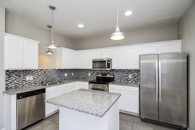 Building Photo - 316 Rock Hill Dr