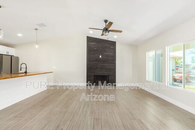 Foto del edificio - 6802 E Beverly Ln