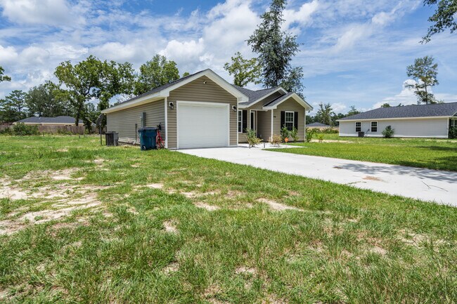 Foto del edificio - 346 Whispering Pines Rd