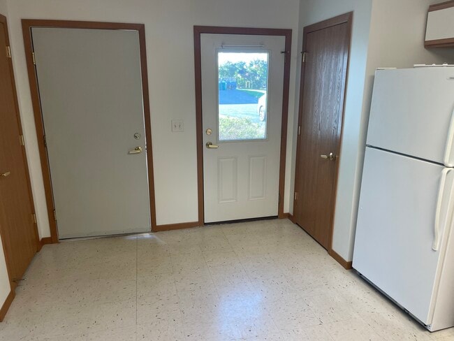 Building Photo - 129 Hialeah St