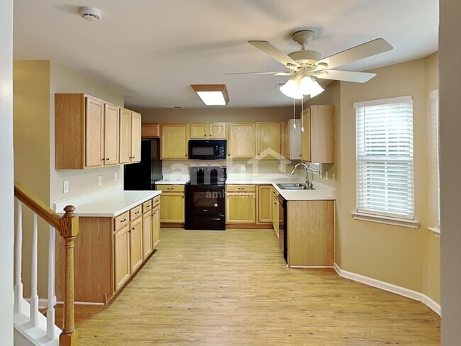 Foto del edificio - 1620 Harrison Way