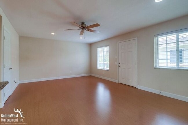 Foto del edificio - Stylish Upper-Level 2Bdm 1Ba Condo in Gate...