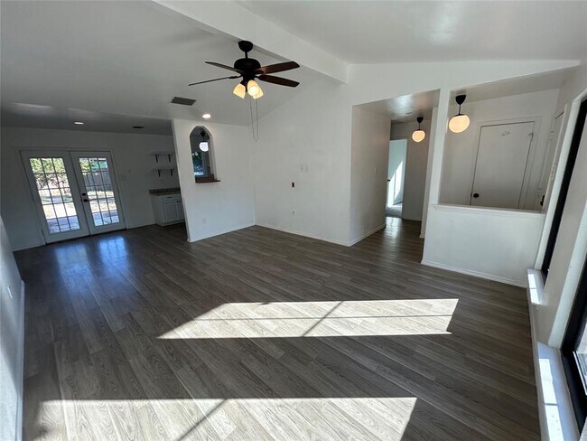 Building Photo - 12121 Sunderland Dr