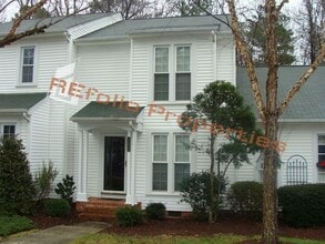 Building Photo - 110 Planetree Ln
