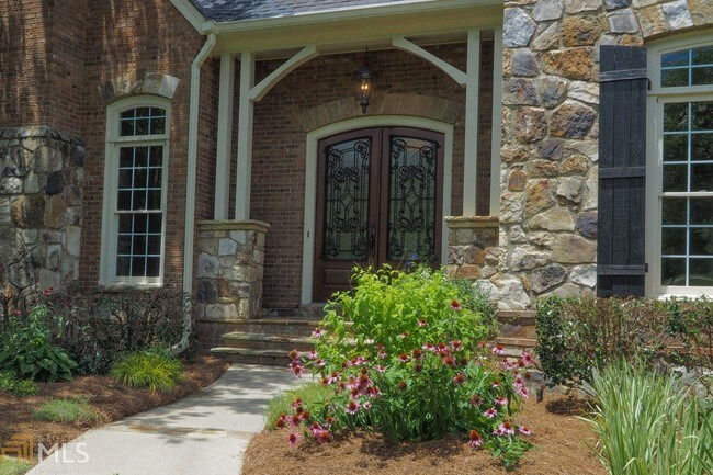 Foto del edificio - 6334 Howell Cobb Ct