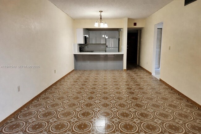 Foto del edificio - 8990 SW 24th St