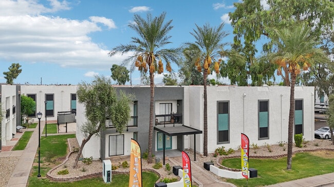 Building Photo - Casa Sol