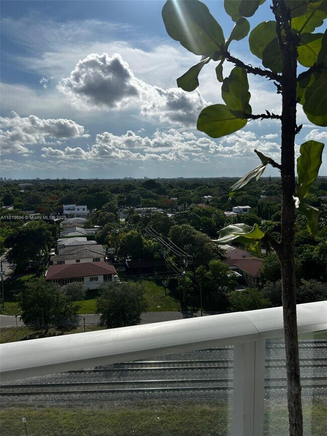 Building Photo - 4250 Biscayne Blvd