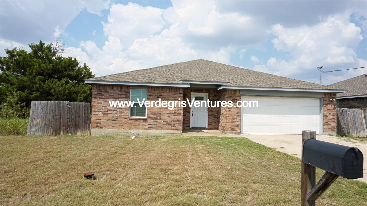 Foto principal - 9520 Prairieview Dr