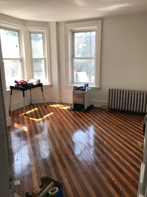 Master bedroom - 229 Warburton Ave