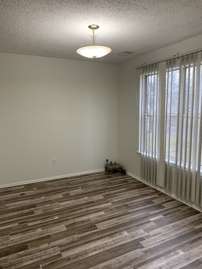 Foto del edificio - 61 Tanglewood Ct