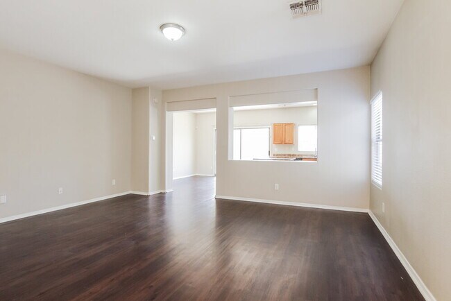Foto del edificio - 12915 W Weldon Ave