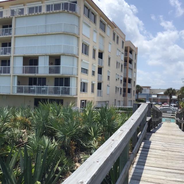 Building Photo - 735 N Hwy A1A